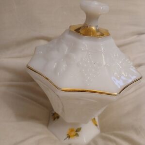Vintage NOR-SO 22K gold trim white milk glass type pedestal candy dish flowers